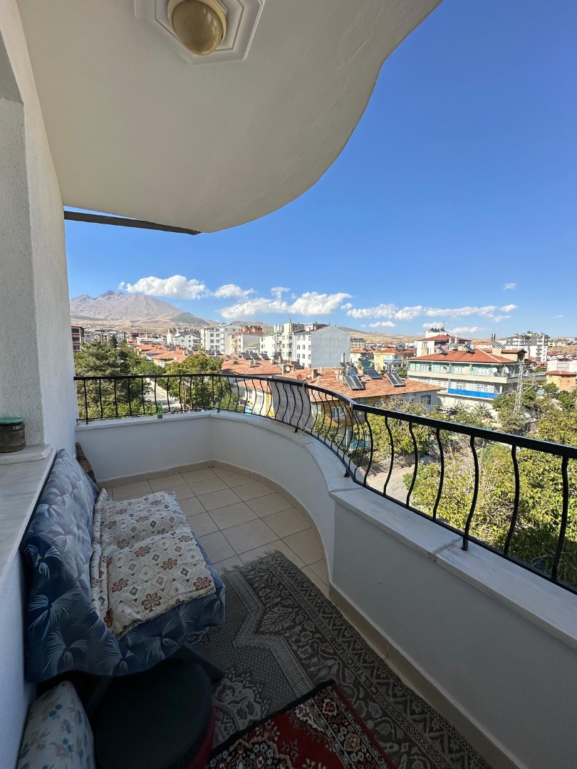 KAYSERİ DEVELİ YENİ MAHALLEDE SATILIK DAİRE